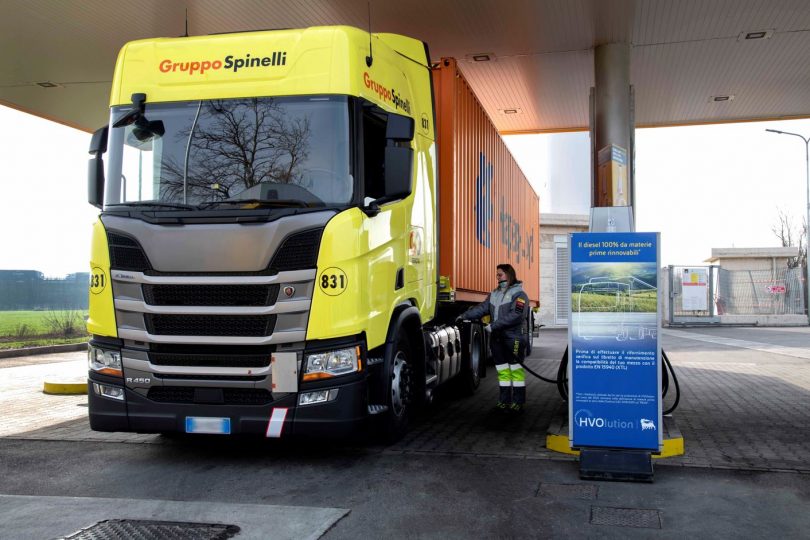 Eni Sustainable Mobility: il diesel 100% da materie prime rinnovabili muove i camion del Gruppo Spinelli